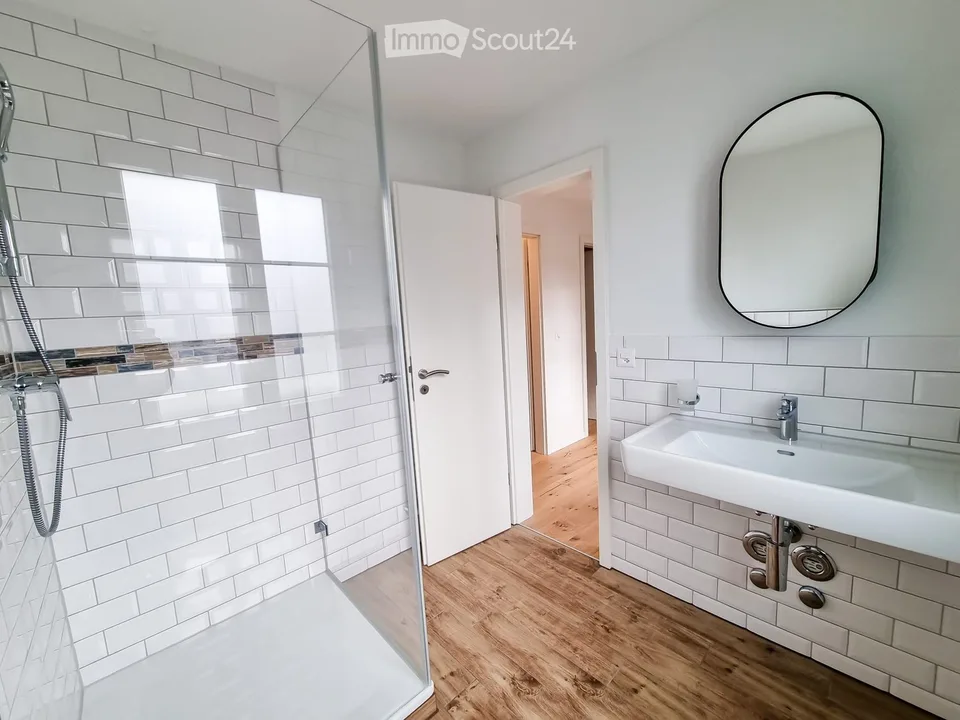 Maison unifamiliale rénovée avec potentiel de rendement – photo 5 sur 12