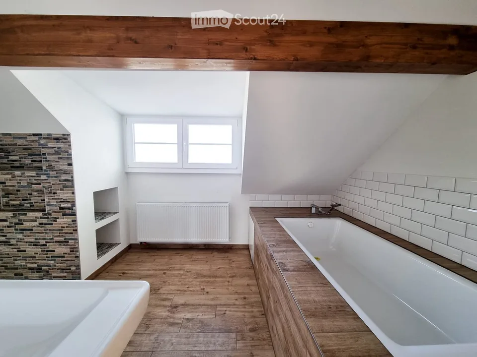 Maison unifamiliale rénovée avec potentiel de rendement – photo 6 sur 12