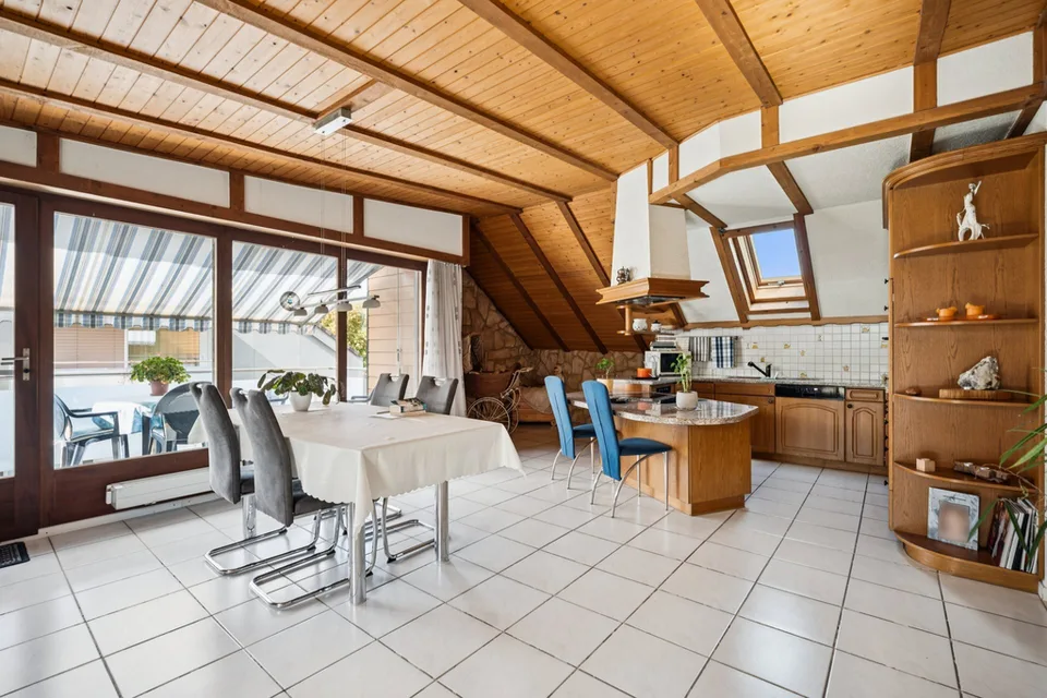 Appartamento in proprietà di 5,5 locali in mansarda con vista – foto 4 di 12
