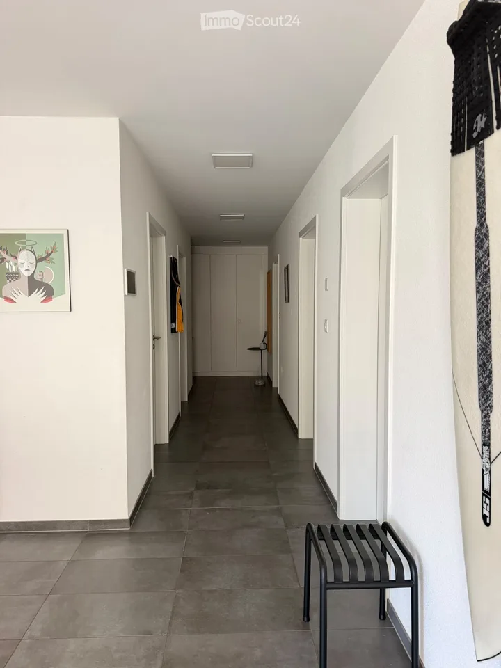 Superbe 4,5-Zimmer-Wohnung mit 135 m² PPE und Balkon-Terrasse — MINERGIE-Label – Foto 2 von 9