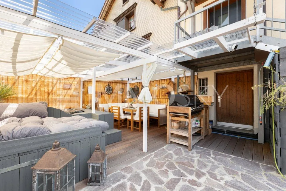 Proprietà unica con spazio abitativo e commerciale sotto un unico tetto – foto 2 di 7