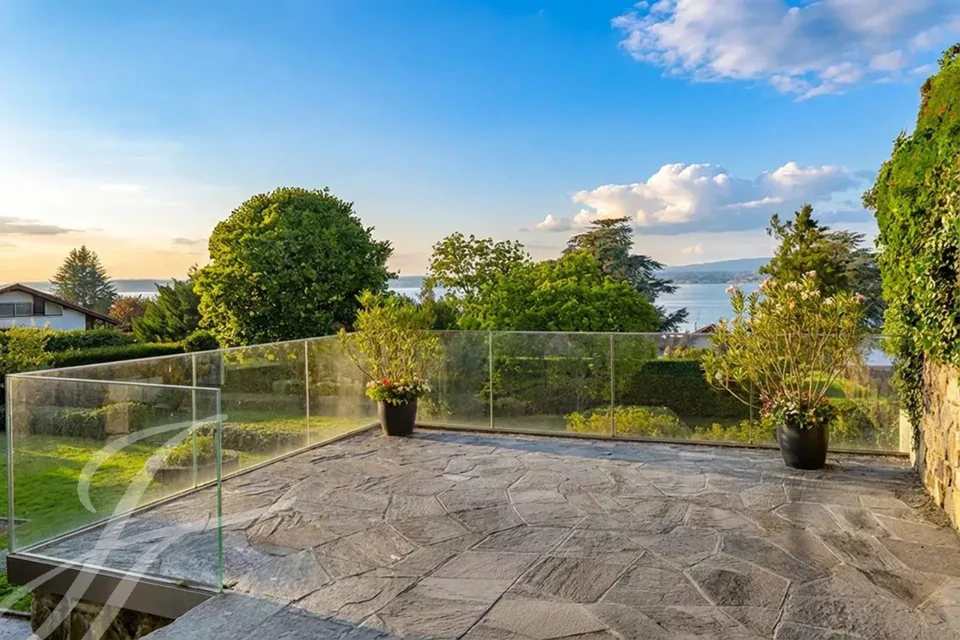 Schönes Dorfhaus mit Panoramablick auf den See – Foto 5 von 13