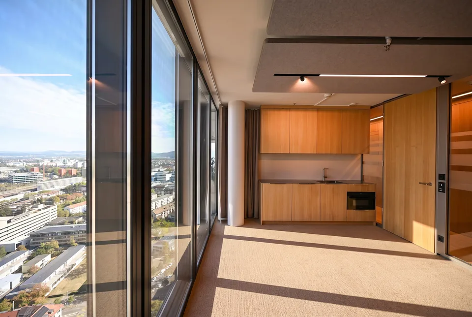 SKYLINE. EXCLUSIVE. BUSINESS. – Foto 5 von 13