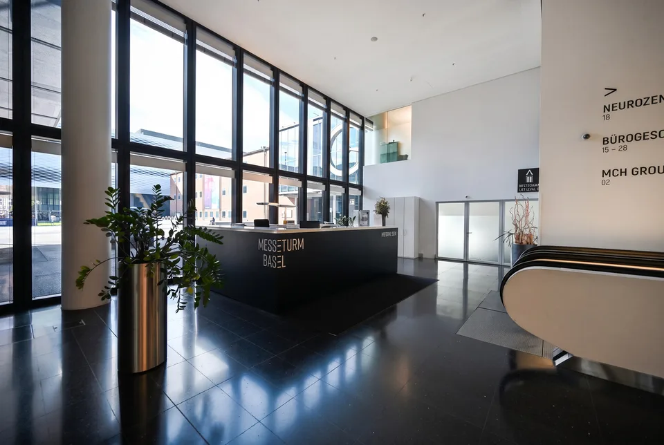 SKYLINE. EXCLUSIVE. BUSINESS. – Foto 12 von 13