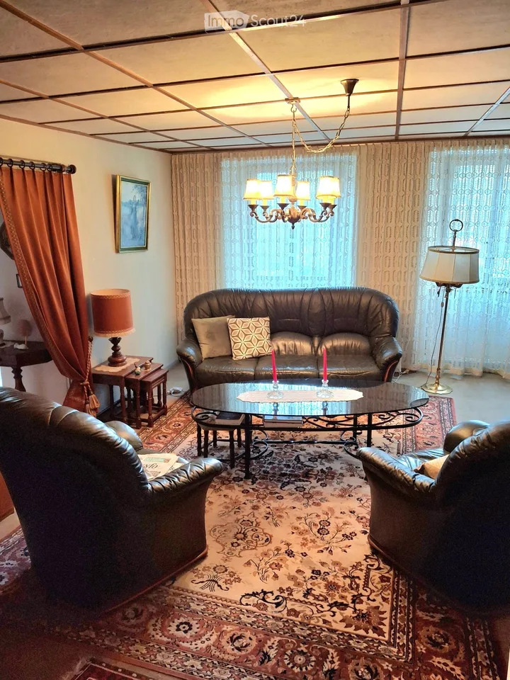 Alte Jurassische Farm mit 17 Garagen und 2 Wohnungen – Foto 6 von 16