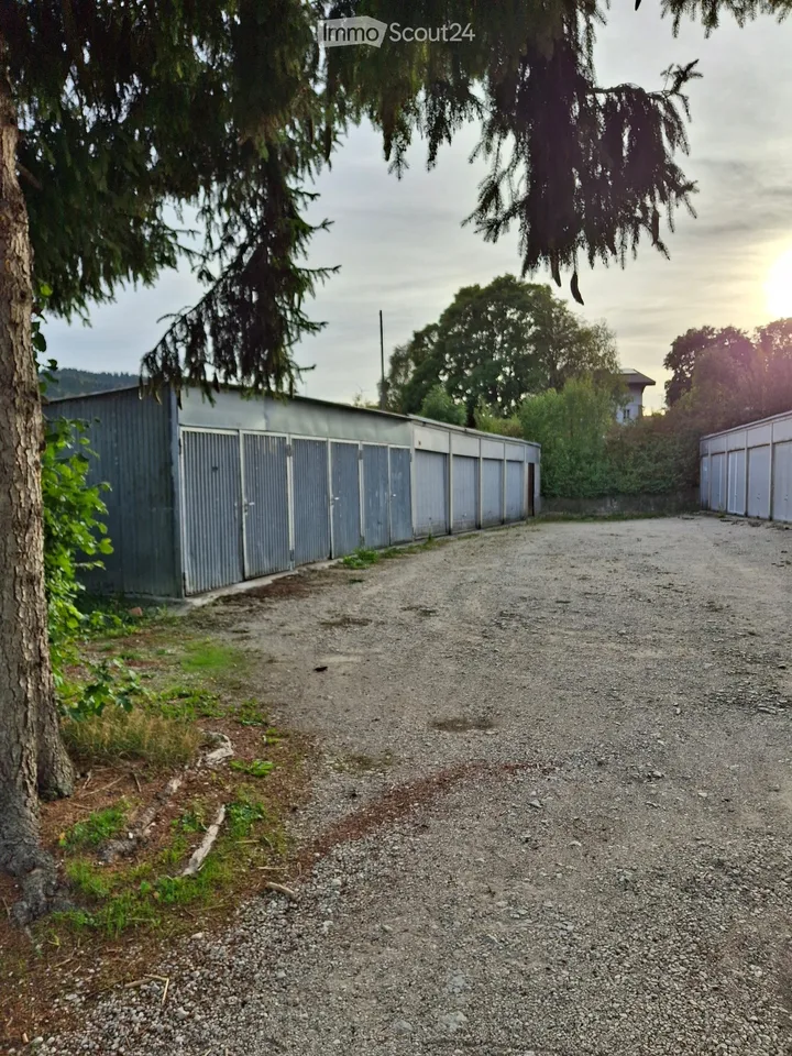 Alte Jurassische Farm mit 17 Garagen und 2 Wohnungen – Foto 16 von 16