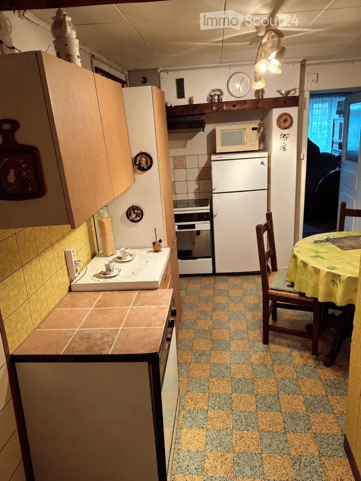 Alte Jurassische Farm mit 17 Garagen und 2 Wohnungen – Foto 10 von 16
