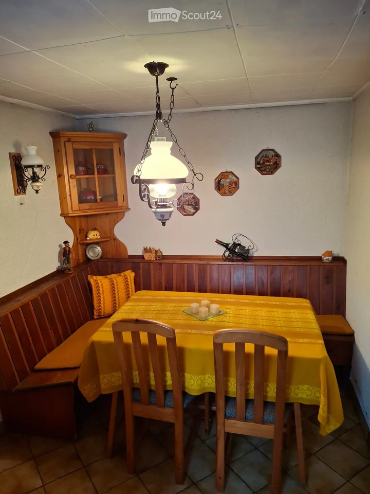 Alte Jurassische Farm mit 17 Garagen und 2 Wohnungen – Foto 8 von 16