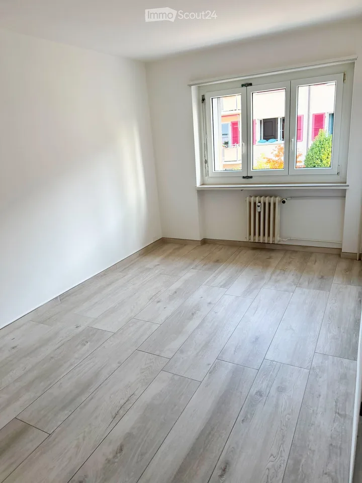 Charmante 3-Zimmer-Wohnung mit Südbalkon, Blick ins Grüne & Carport in Pratteln – Foto 11 von 11