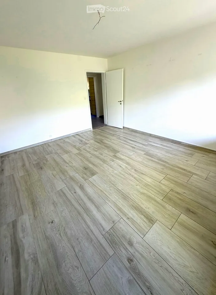 Charmante 3-Zimmer-Wohnung mit Südbalkon, Blick ins Grüne & Carport in Pratteln – Foto 3 von 11