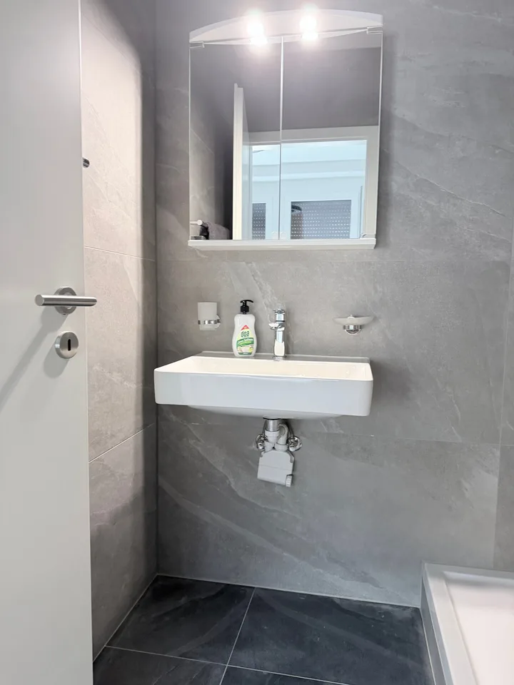Studio moderne à Bienne – disponible immédiatement – photo 19 sur 20