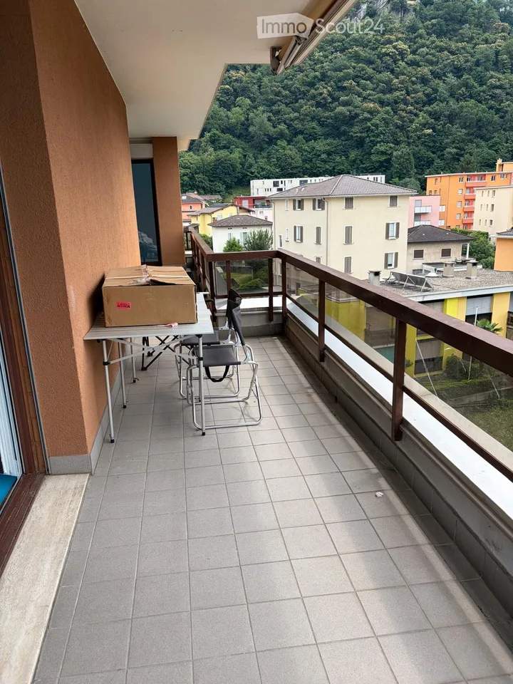Geräumige 4,5-Zimmer-Wohnung in Giubiasco – Foto 3 von 5