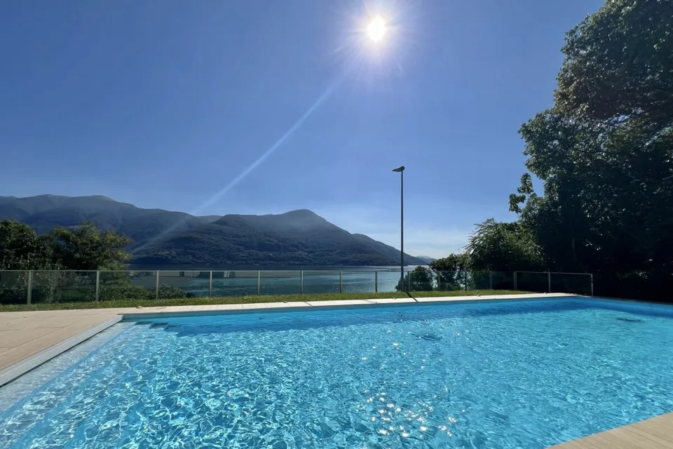Vivere con eleganza sul Lago Maggiore - una spettacolare vista panoramica a 180° – foto 15 di 30