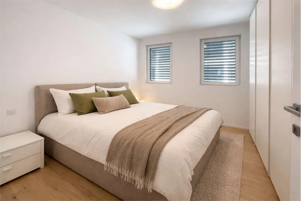 Pedrinate - Elegant 4.5 Zimmerwohnung eingerichtet und umgeben von Grün – Foto 5 von 12