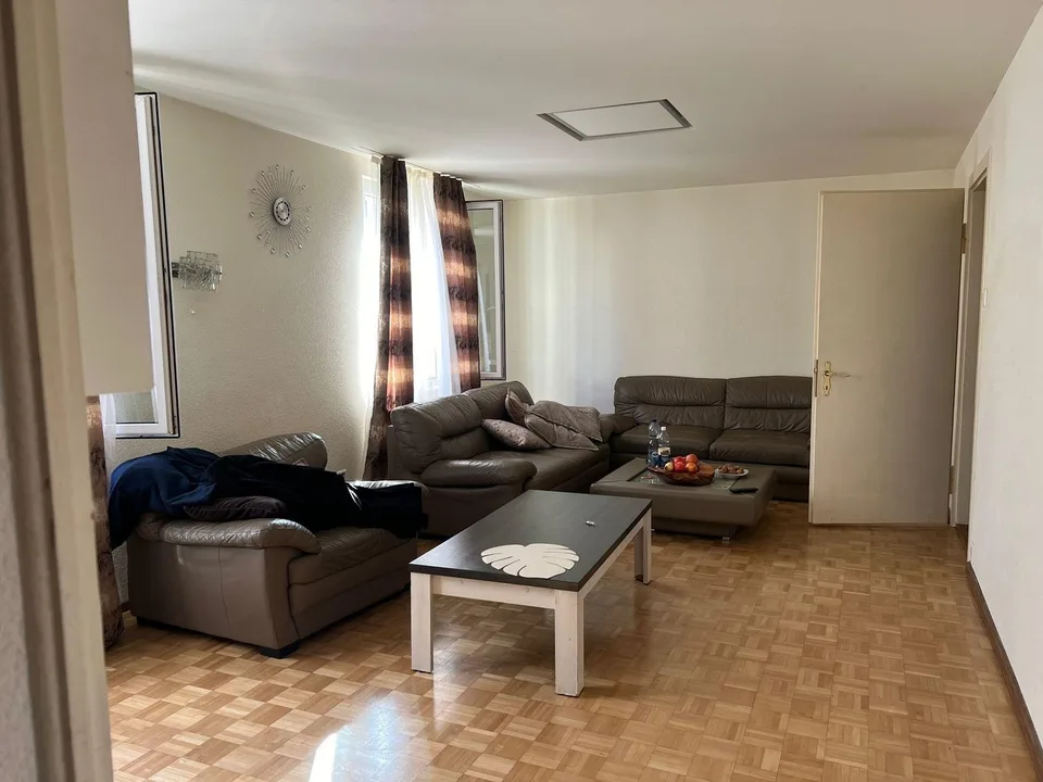 Einfamilienhaus mit Lagerraum & Reserve Land für DEFH in Balsthal – foto 2 di 7