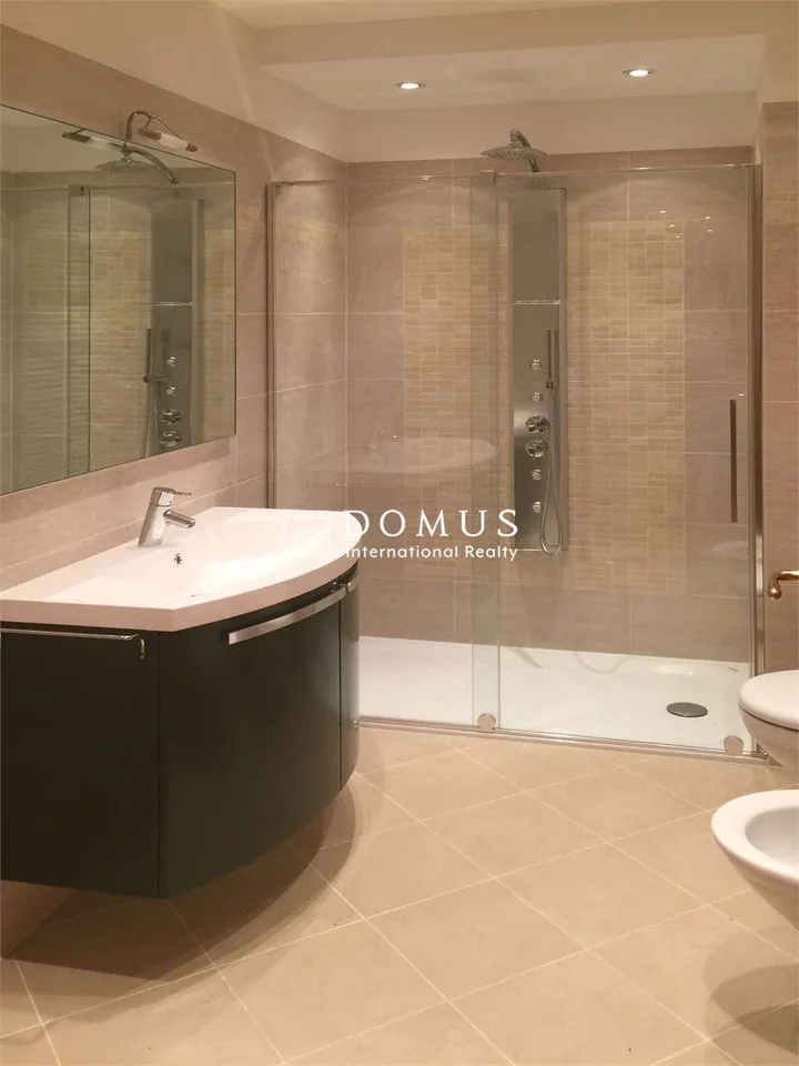 Prestiges Wohnung in einem historischen Gebäude – Foto 8 von 9