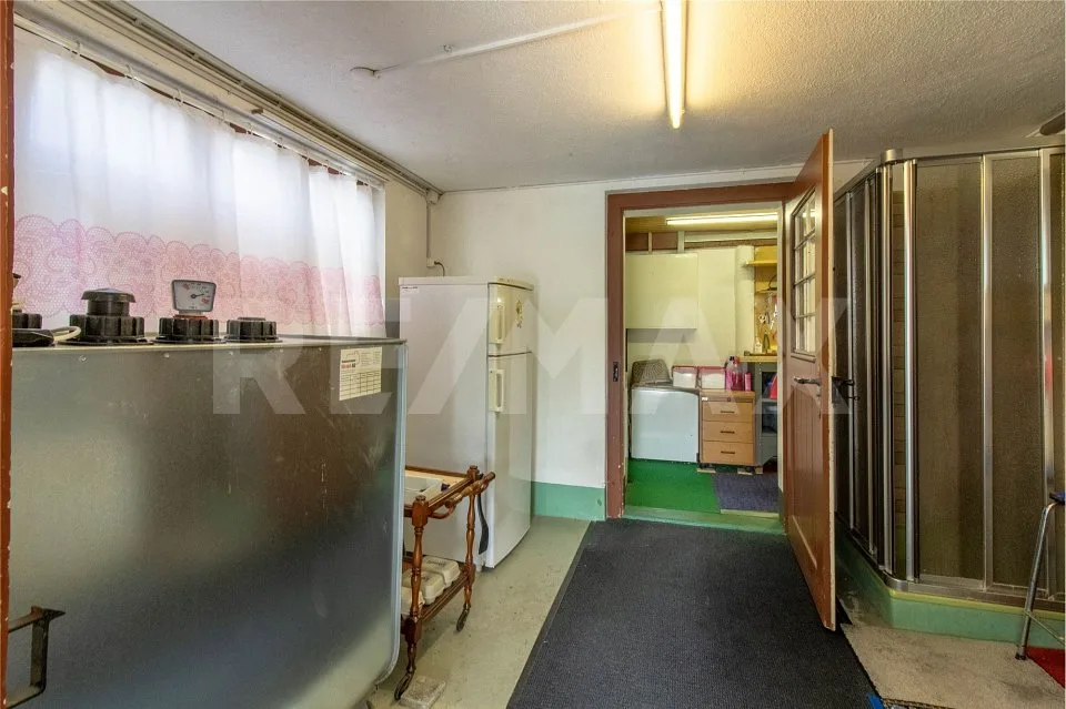 Chalet charmant de 4,5 pièces avec vue lointaine sur les champs et les prairies dans un quartier résidentiel – photo 8 sur 13