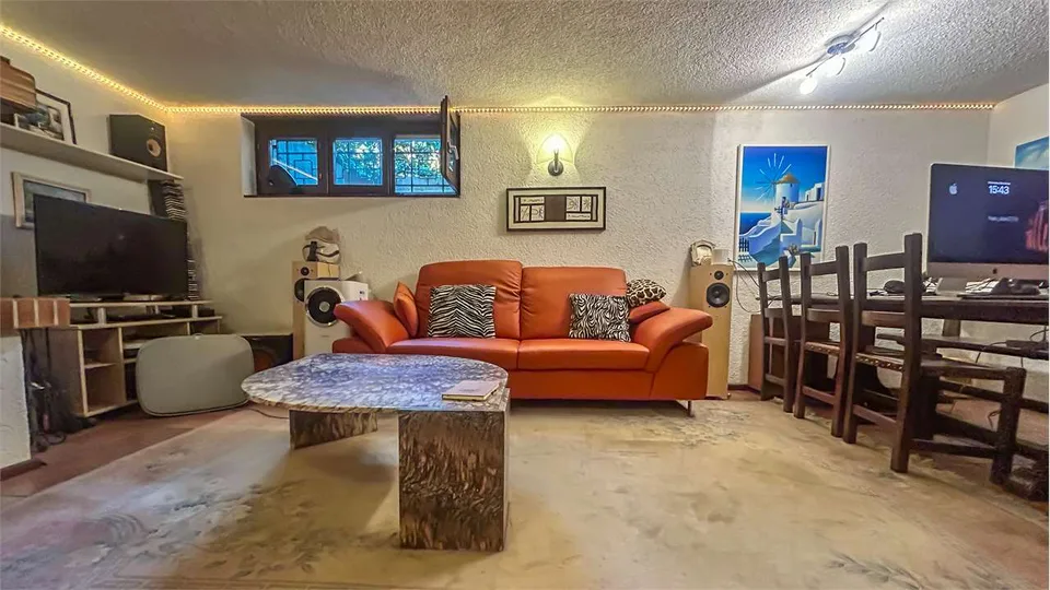 ELEGANTE VILLA CON GIARDINO IN ZONA STRATEGICA – foto 12 di 12