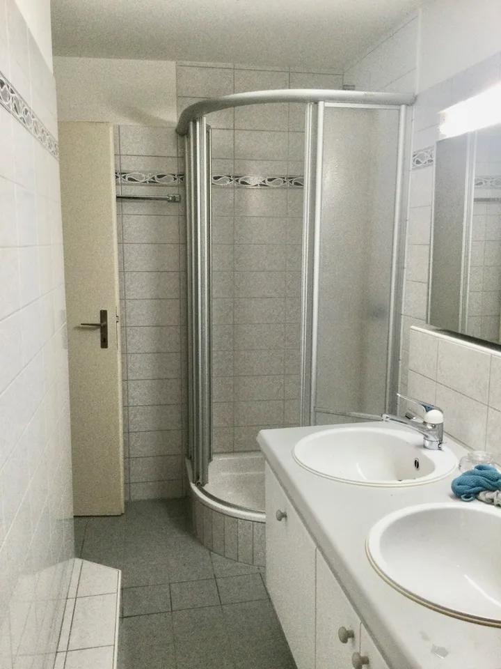 Schöne 2-Zimmer Wohnung mit Atelier – Foto 6 von 8