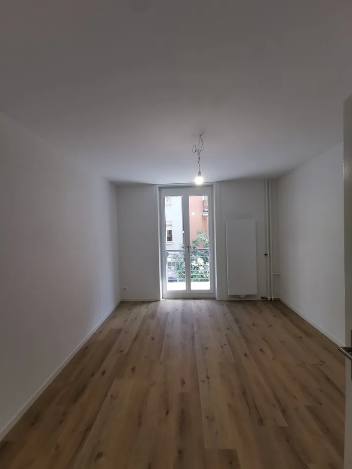 Appartamento di 3 locali appena ristrutturato vicino alla stazione di Wiedikon (disponibile immediatamente) – foto 9 di 13