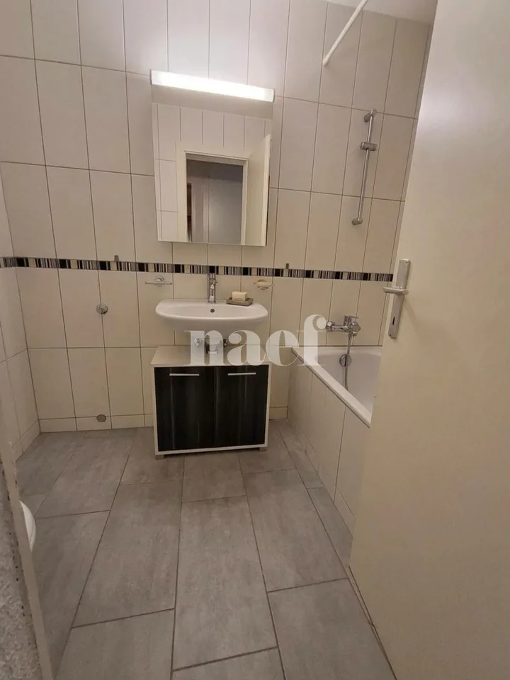 Wohnung mit 3.5 Zimmern und Balkon – Foto 3 von 7
