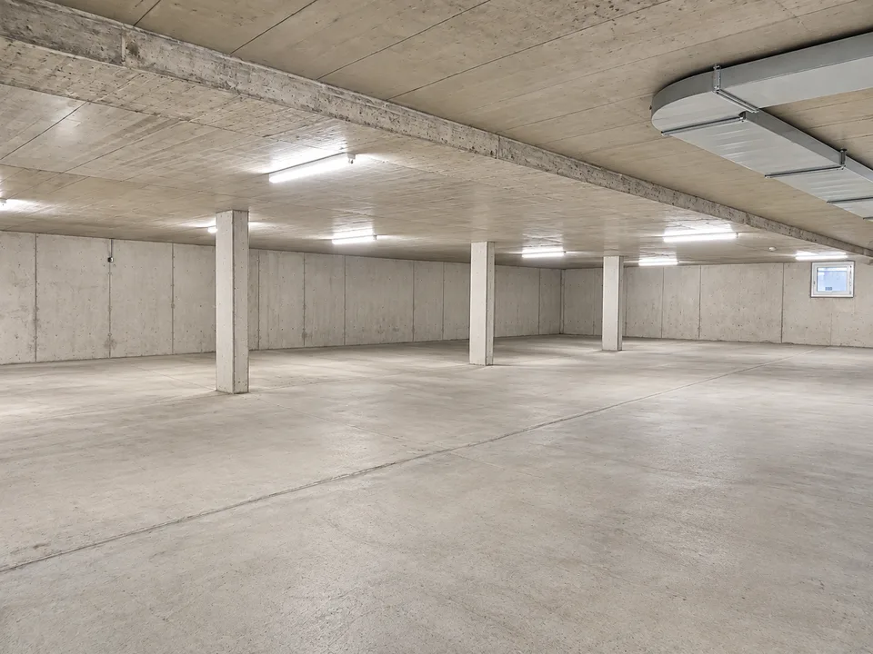 Grosszügige Tiefgaragenplätze zu verkaufen – Foto 2 von 5