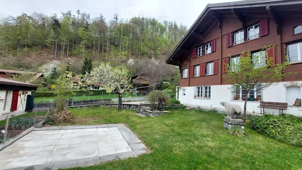 Maison d'habitation charmante avec 2 unités d'habitation dans un cadre idyllique à Brienz BE – photo 4 sur 11