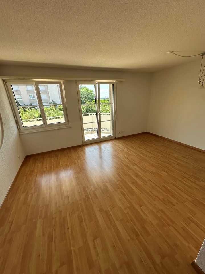 Gemütliche 1.5-Zimmer-Wohnung mit Balkon in Kerzers – Foto 3 von 9