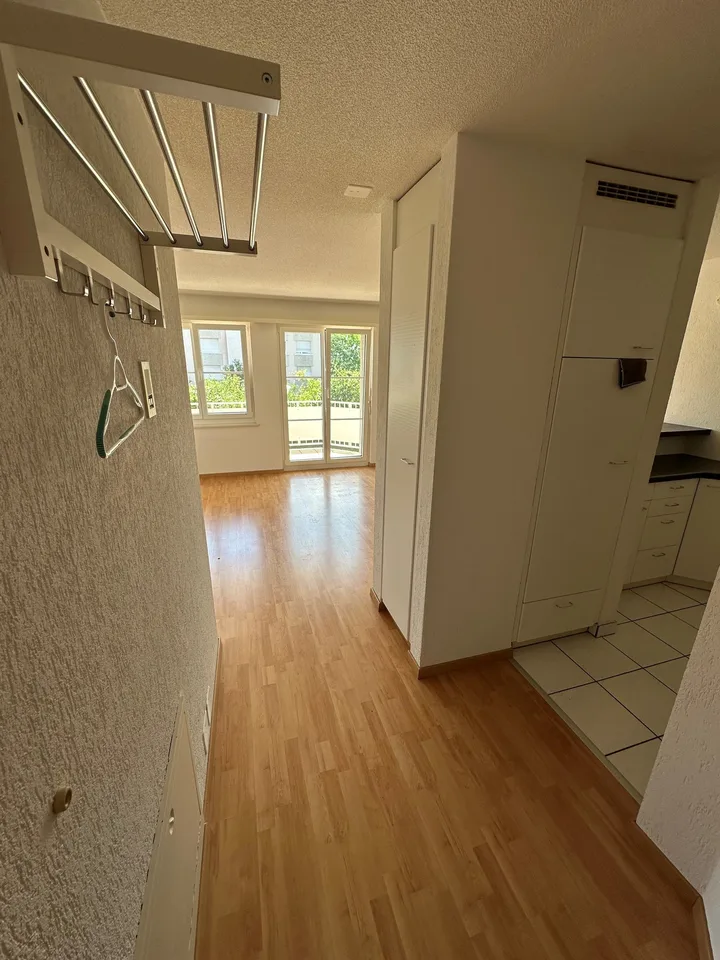 Gemütliche 1.5-Zimmer-Wohnung mit Balkon in Kerzers – Foto 4 von 9