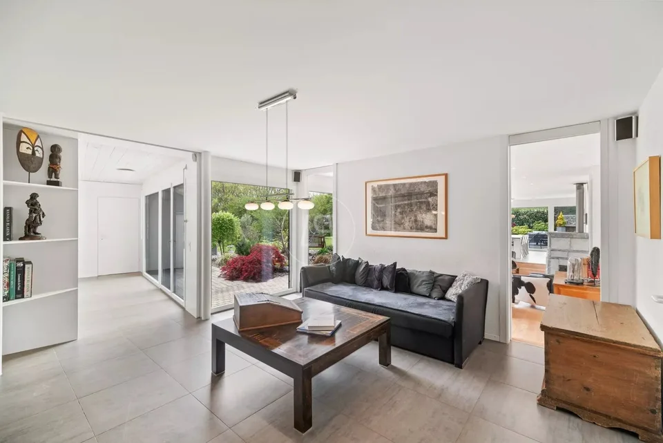 Bellissima villa familiare, piscina e vista sulle alture di Gland – foto 12 di 14