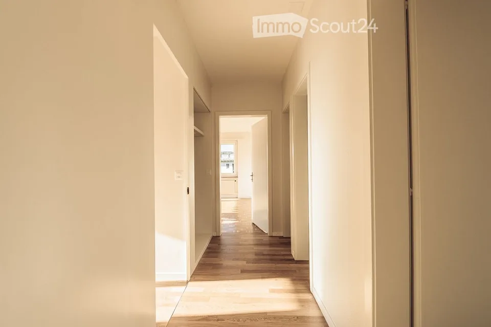 Appartamento soleggiato di 5 locali con galleria a Ittigen – foto 6 di 12