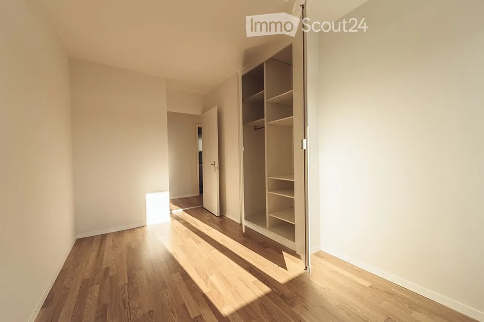 Appartamento soleggiato di 5 locali con galleria a Ittigen – foto 11 di 12