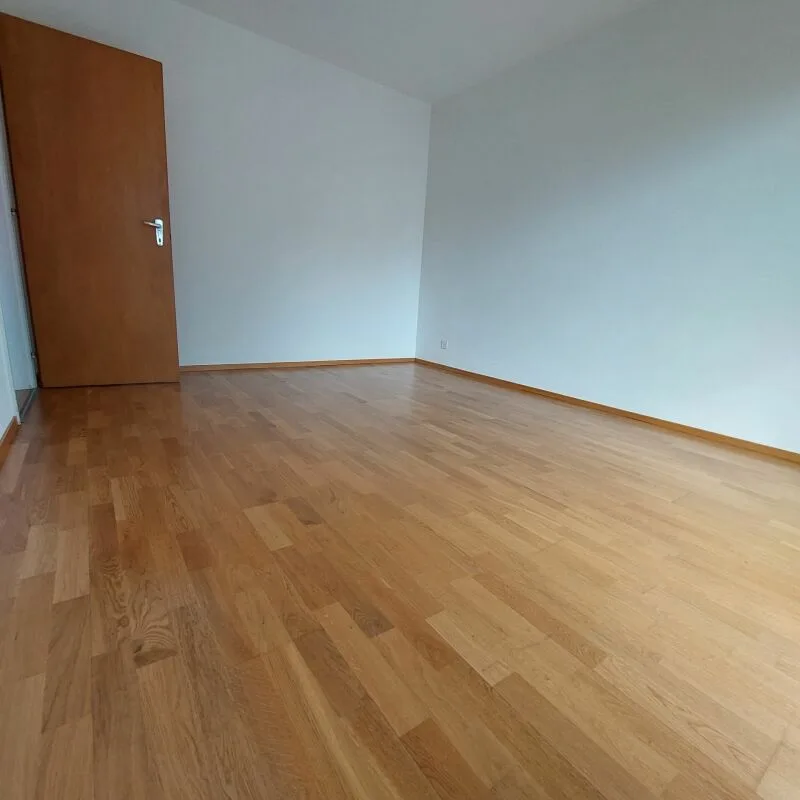 Mietwohnung mit 2.5 Zimmern im 2. Stock – Foto 4 von 6