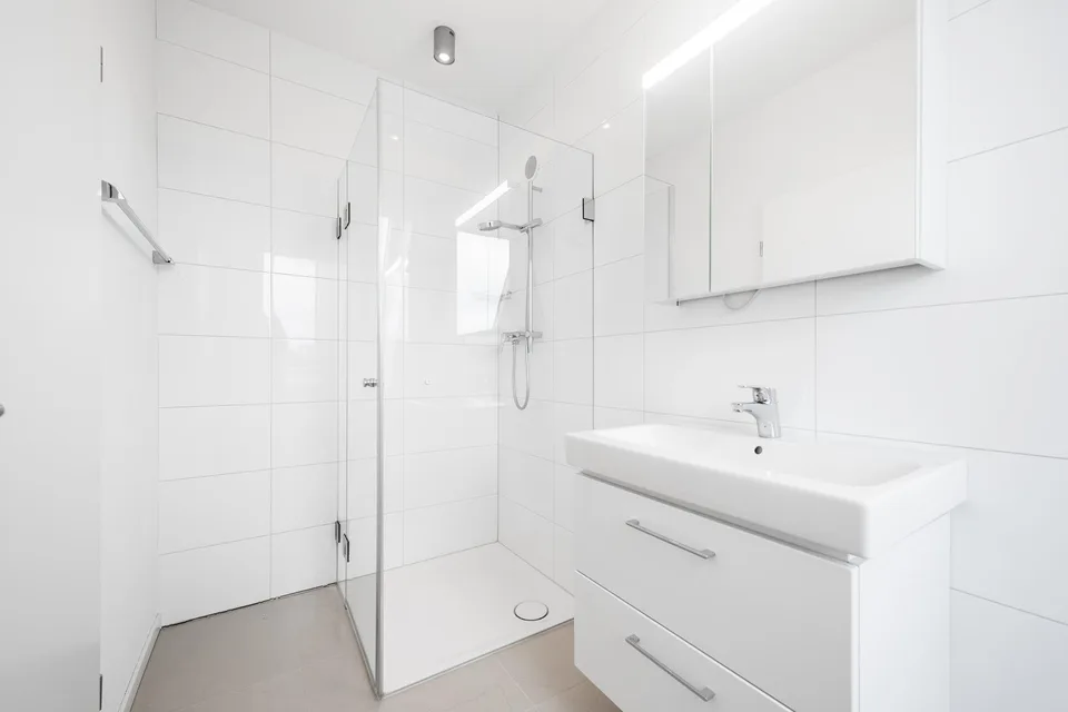 Top moderne 2.5-Zimmer-Wohnung mit viel Sonnenschein – Foto 6 von 7
