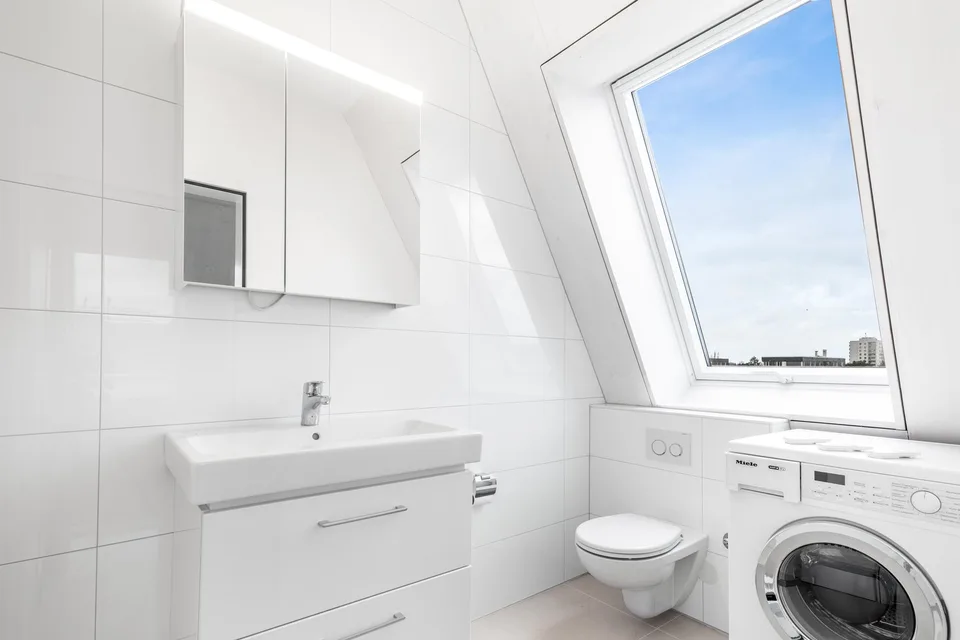 Top moderne 2.5-Zimmer-Wohnung mit viel Sonnenschein – Foto 5 von 7