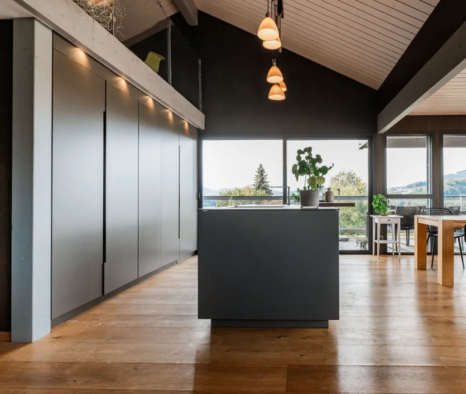 Magnifique appartement en attique de 4.5 pièces à Pont-la-Ville – photo 2 sur 12