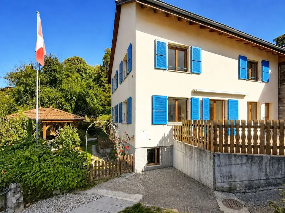 Finally, a house where your whole family can find its place, 7 minutes from Bercher, LEB, and schools – photo 2 of 13