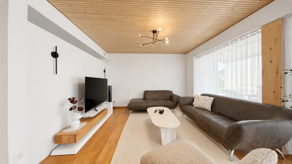 Appartement spacieux 4.5 pièces au rez-de-chaussée avec balcon de 26 m² à Büron – photo 2 sur 12