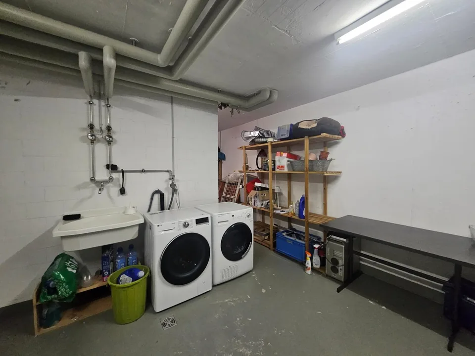 Delizioso appartamento 4.5 locali in maisonnette a Kirchberg – foto 14 di 14