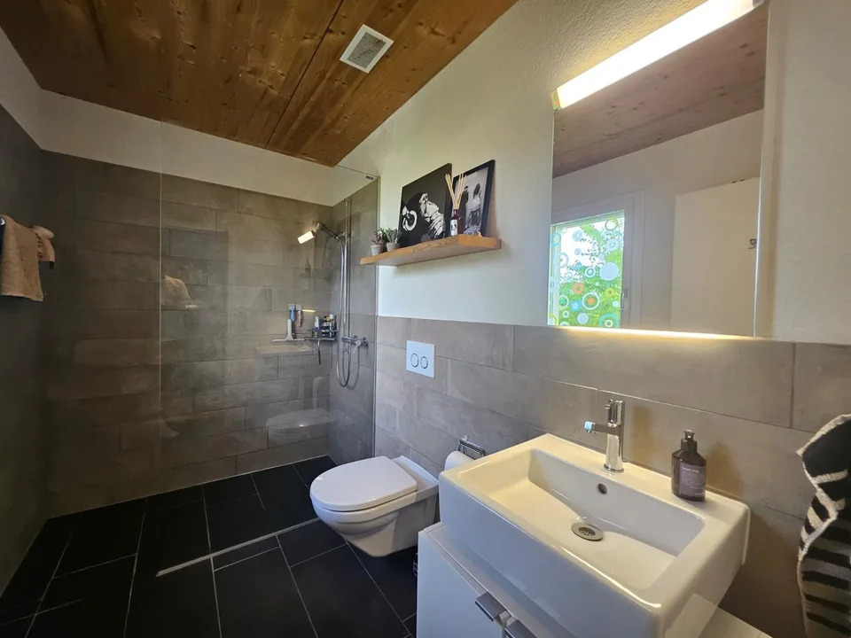 Delizioso appartamento 4.5 locali in maisonnette a Kirchberg – foto 5 di 14