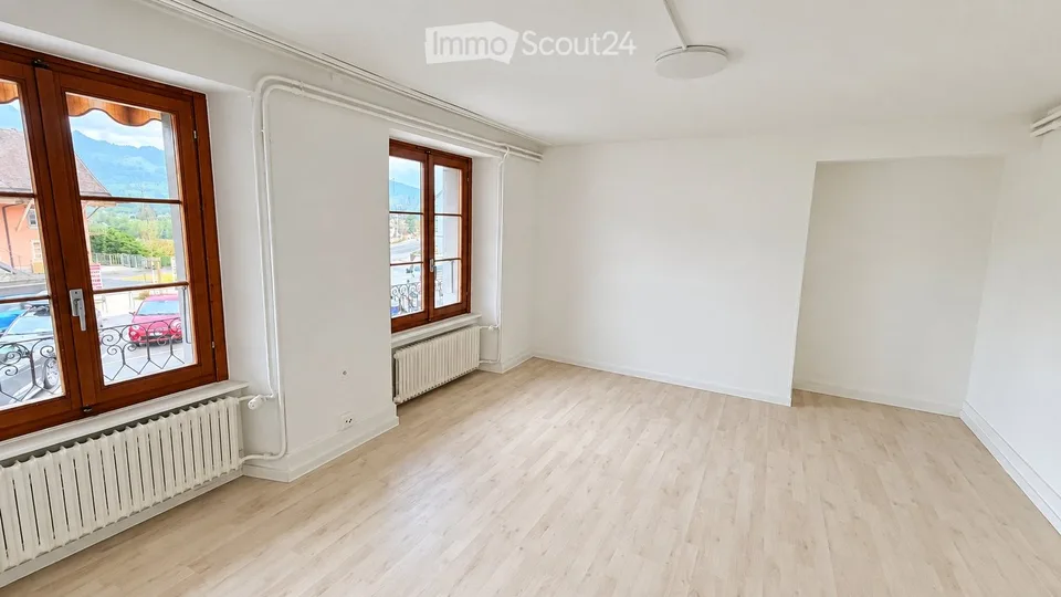 Vier-Zimmer-Wohnung in der Nähe aller Annehmlichkeiten – Foto 3 von 5