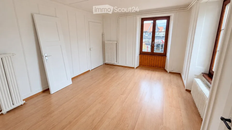 Vier-Zimmer-Wohnung in der Nähe aller Annehmlichkeiten – Foto 2 von 5
