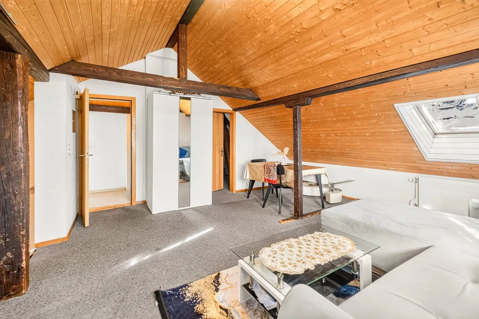Maison familiale entièrement louée avec 5 appartements, 2 places de parking, 5,5% de rendement & potentiel de développement! – photo 7 sur 14