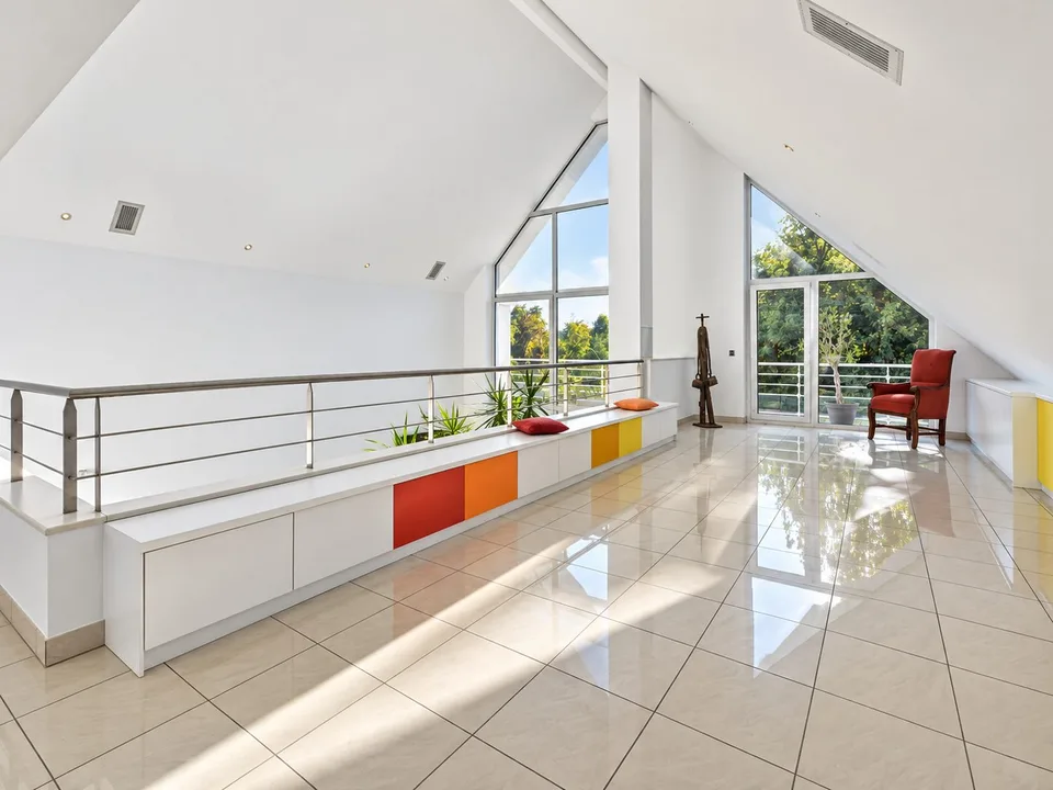 Außergewöhnliche Villa mit Lift und Innenpool – 5 Minuten von Basel – Foto 15 von 17