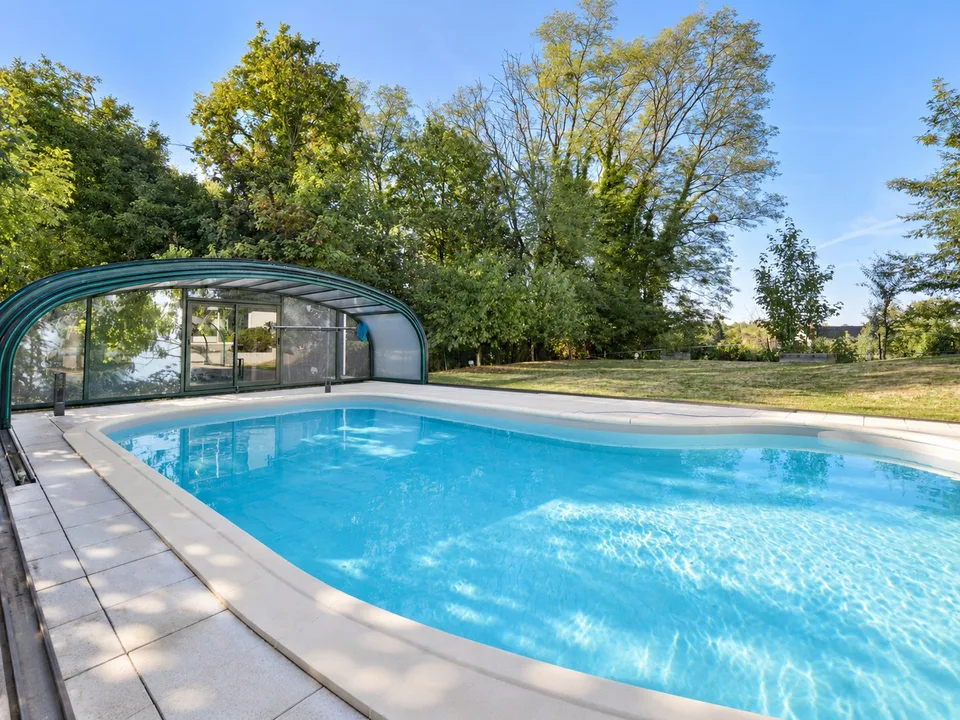 Außergewöhnliche Villa mit Lift und Innenpool – 5 Minuten von Basel – Foto 3 von 17