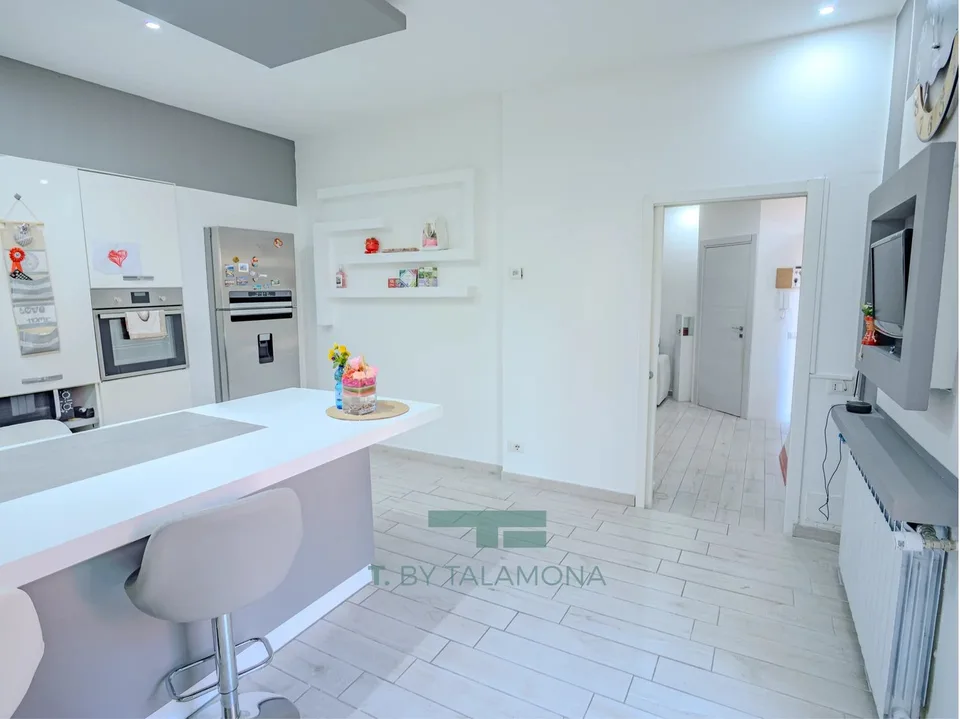 Mezza casa con giardino privato, a pochi passi dal centro di Luino – foto 5 di 13