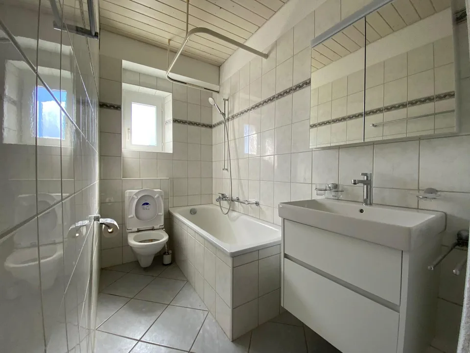 Wunderschönes 3-Zimmer-Apartment mit Charme zur Miete in Biel – Foto 4 von 7