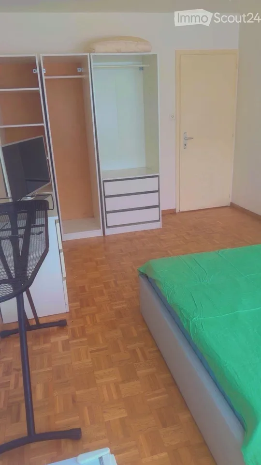 Großes Zimmer in einer 2,5-Zimmer-Wohnung – Foto 3 von 3