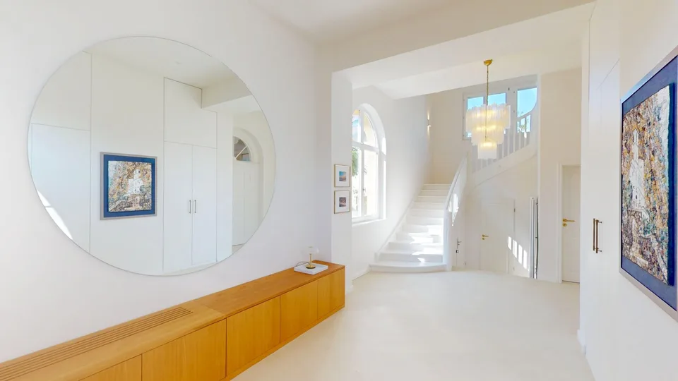 Charmi storici e design moderno, villa completamente ristrutturata ad Altweil con 346 m² di spazio abitativo – foto 3 di 18