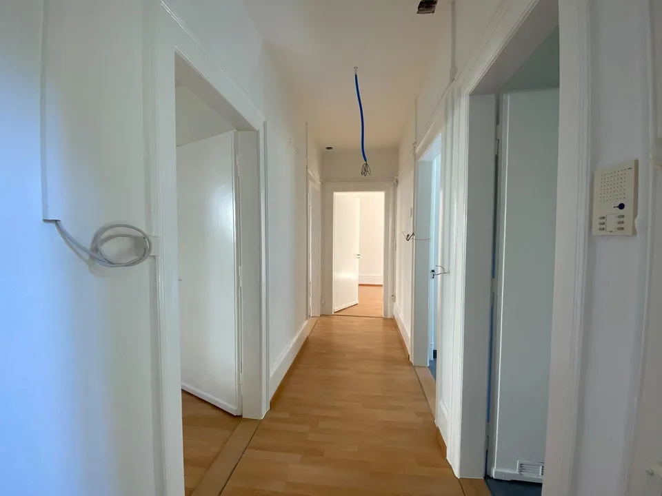 Appartamento di 3 locali rinnovato con fascino in affitto a Biel – foto 6 di 9